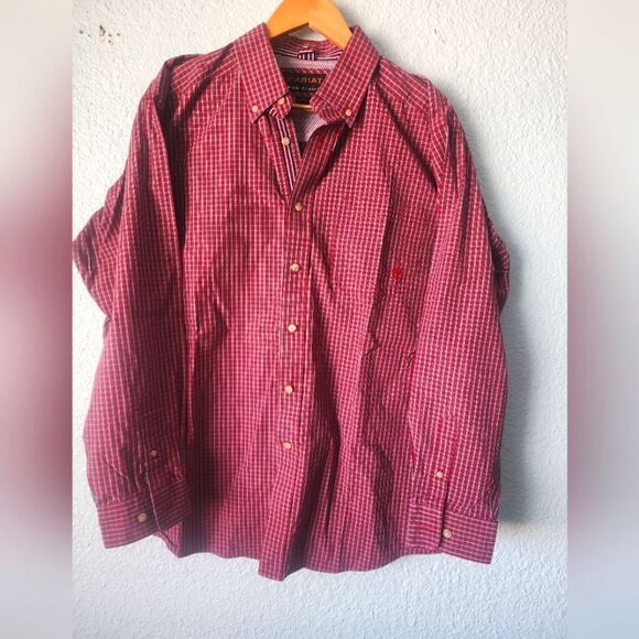 Ariat Burgundy Casual Button Down Shirt with Subtle Pattern - Picture 1 of 10